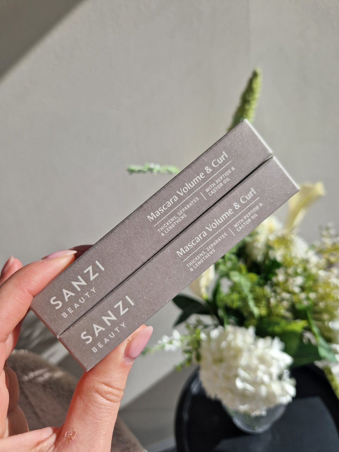 Sanzi Beauty Mascara Volume Curl - With eye lash serum, sort OG få én GRATIS
